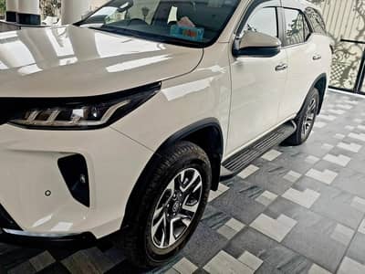 toyota fortuner lagender