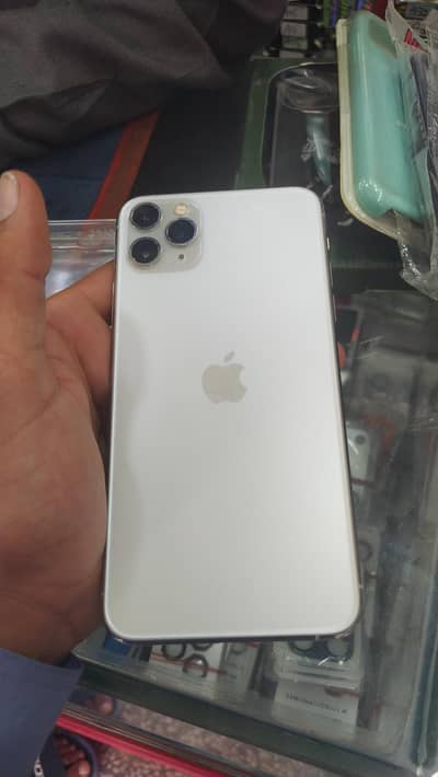 11 pro max battery 77 factory unlocked with box 10/10  0333/585/1349