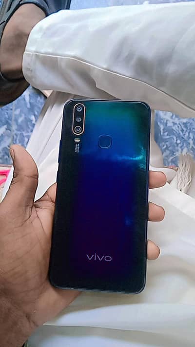 v17 8/256gb kit 10/9 condition