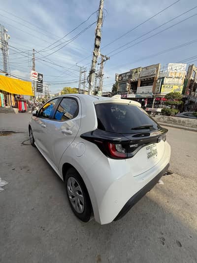 Toyota Yaris hatchback X 2022/2025