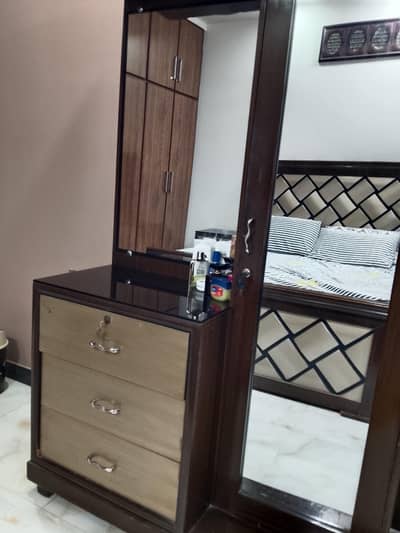 wood dressing table