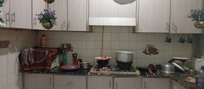 2BDD 1000 SQFT 2 FLOOR WEST OPEN GOOD CONDITION. . .