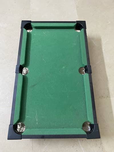 Small pool table for sale no sticks no balls only table