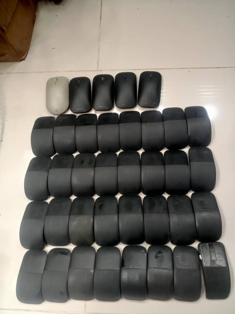 Microsoft surface arc mouse quantity available. 3