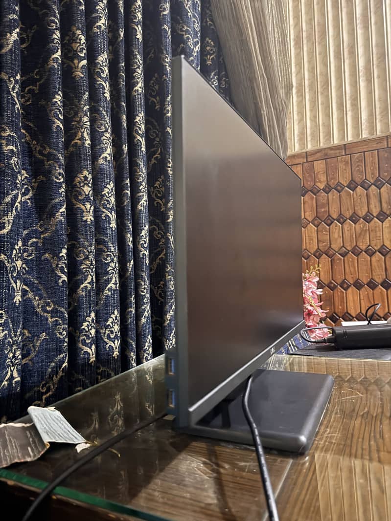 Flat Screen (Dell) 1