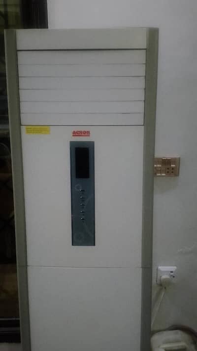 Air Conditioner Tower/2 Ton Tower/Slightly Used/ Cavlbinet/