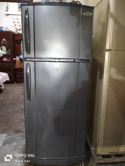 Waves frig Good condition no work required Just buy and use