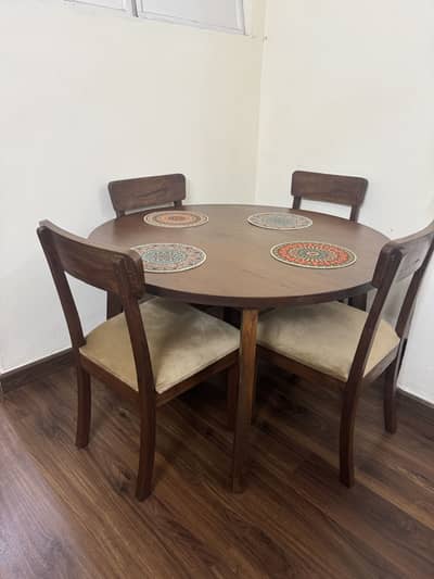 4 seater dining table set