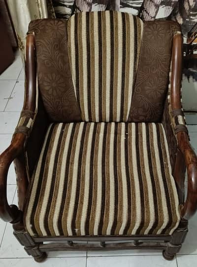 Good condition sofa 4 seater for sale