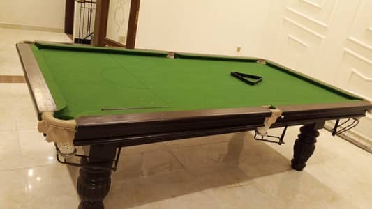 Snooker table all ok with 2 sticks and snooker balls