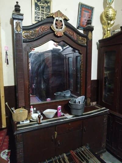 Dressing table