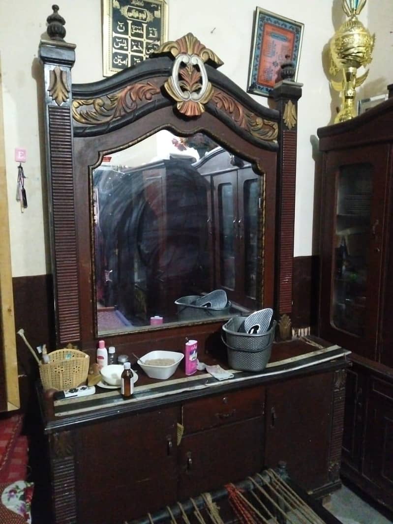 Dressing table 0