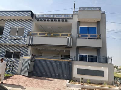 6 Marla House In E-18 For sale At Good Location