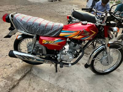 New Hunda 1 two 5 25/26 model brand new condition one hande use