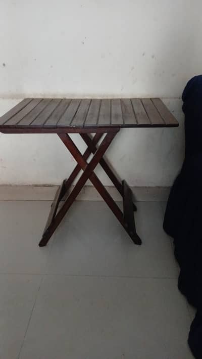 folding table