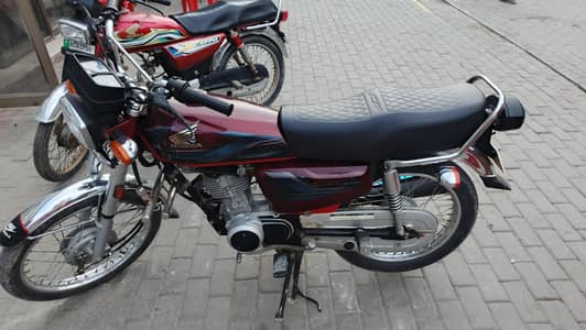 bilkul new bike koi kam nai hny wala