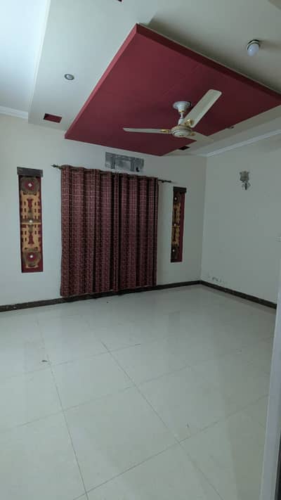 10 Marla Non Furnished Uper Portion For Rent In Bahria Town Lahore