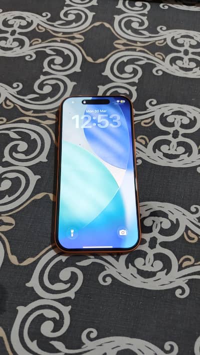 iphone 17 pro with original box  new few days use