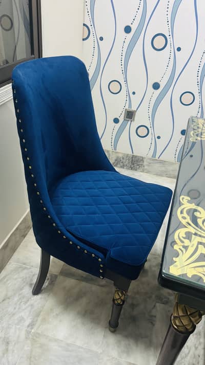 Dining table for sale