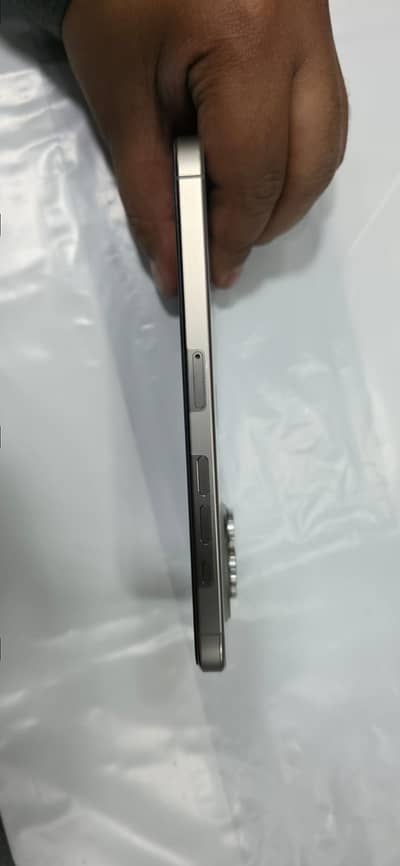 Apple iPhone 16 pro Max 512 GB Natural Titinium- Dual SIM- Non PTA 10