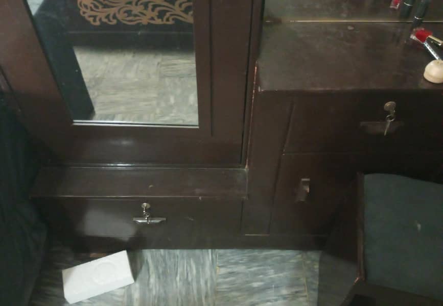 dressing table 1