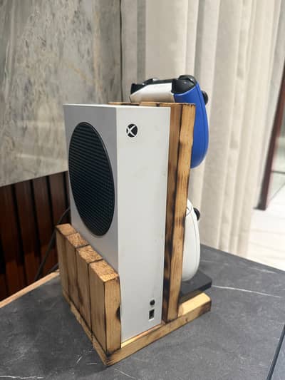 Xbox Series S 500GB 10/10 with 2 Controllers