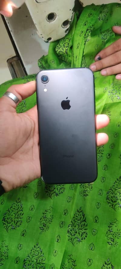 iphone Xr 64Gb Non pta bypass But Sim working 90% Health waterpack