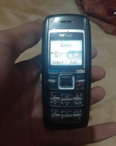 Nokia 1600 old phone old is gold Good condition