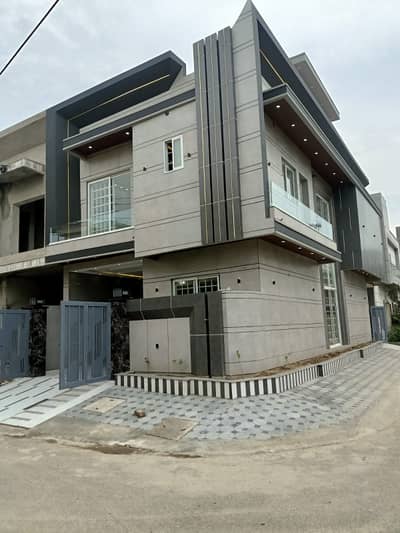 5 Marla Brand New Corner Triple Story Double Heighted near to Park - Emporium Mall Canal Road -Mughal Eye Hospital