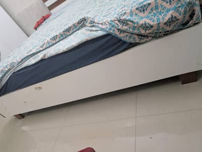 king size bed with mattress