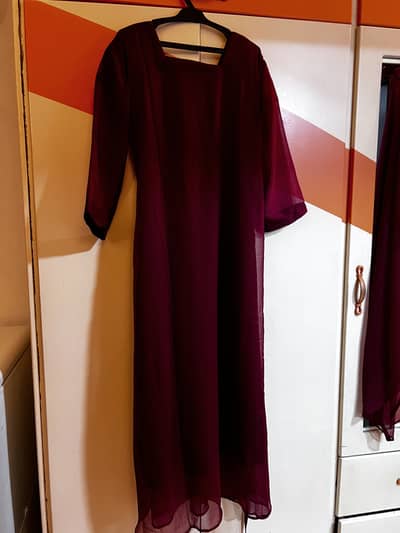 Cape dress colour wine red