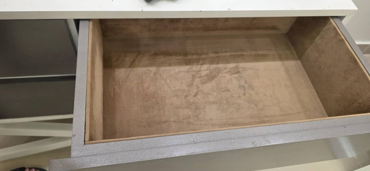 Dressing table + Mirror (ChenOne) 4