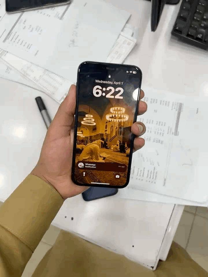 iPhone 12 0