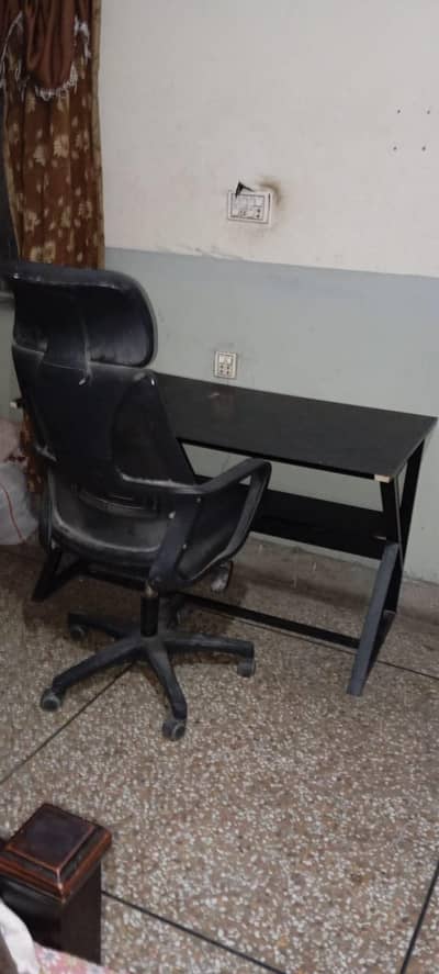 salam bhi table for sale h new condition m