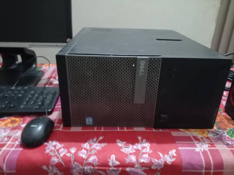 بہت اچھا سیٹ اپ ھے بس پیسوں کی ضرورت ہے اس لیے سیل کر رہا ہوں 3