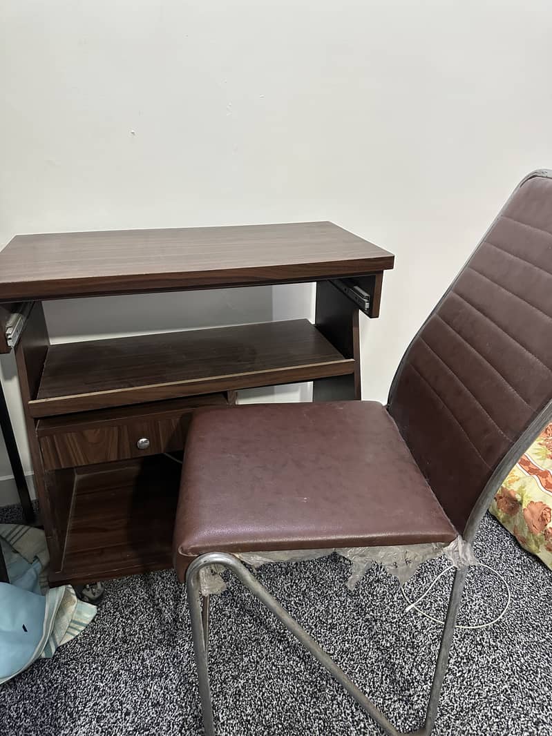 Study table with chair 0
