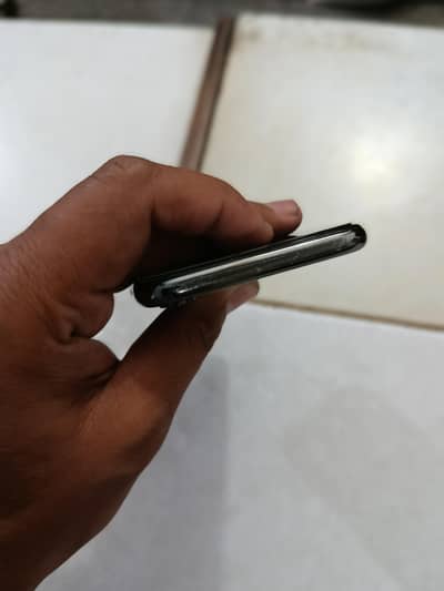 I phone SIM cl rahi ha abhi ha non pta