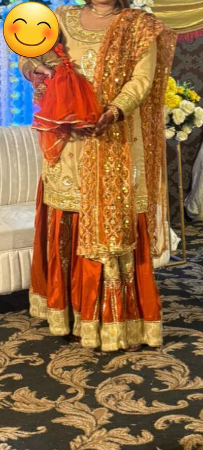 Mehndi dress for urgent sale 5000