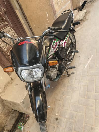 CD 70 Dream black color