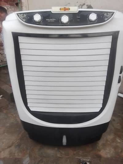 2months used but new condition,6 cooling bottles, everything is good