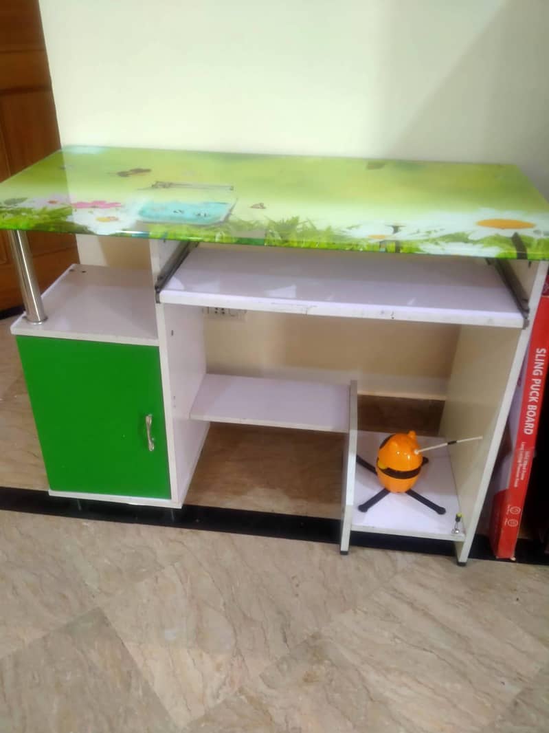 Computer Table 3