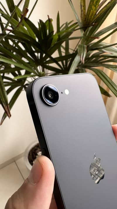 iPhone 16e in warranty