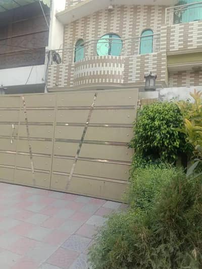 Room available for girls & boys  for rented  15k monthly