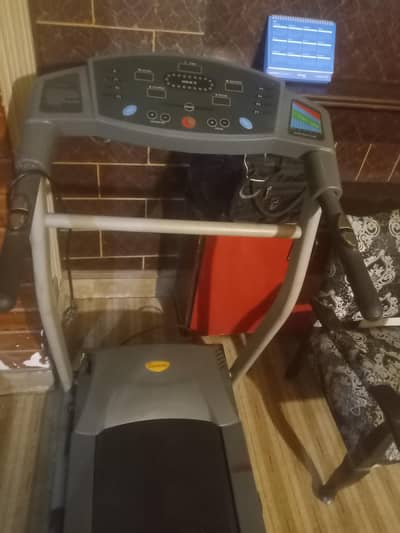 Gold Star Heavy Duty Treadmill for Sale – Excellent Condition
