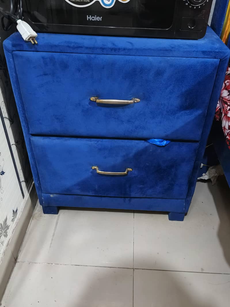 full poshing Double bed Dressing  side table 5