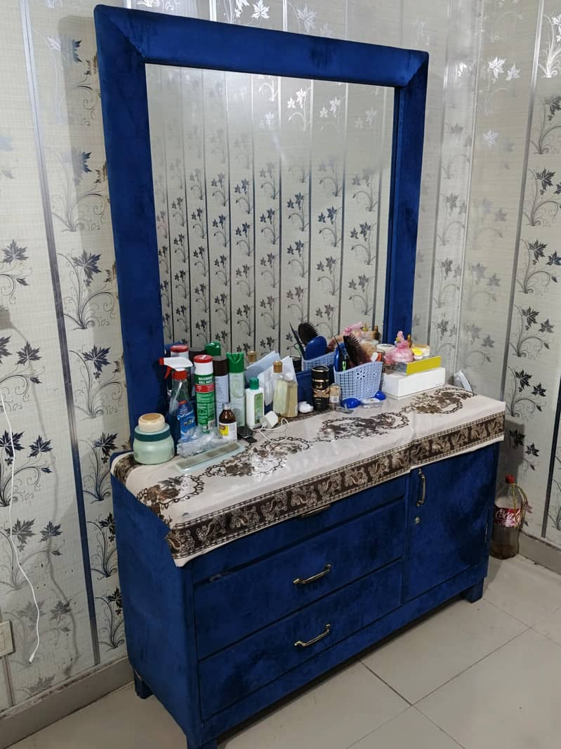 full poshing Double bed Dressing  side table 7