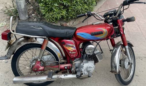 Yamaha 2000 model Total jeniun bike Shoqeen hazrat contact me
