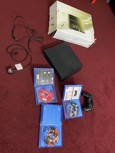 PS4 FAT 500 GB COMPLETE BOX WITH 3 GAMES
