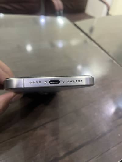 iPhone 15 Pro Max HK