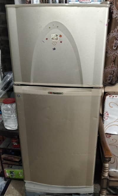 Medium sized dowlance Fridge on sale model 9170 WBD